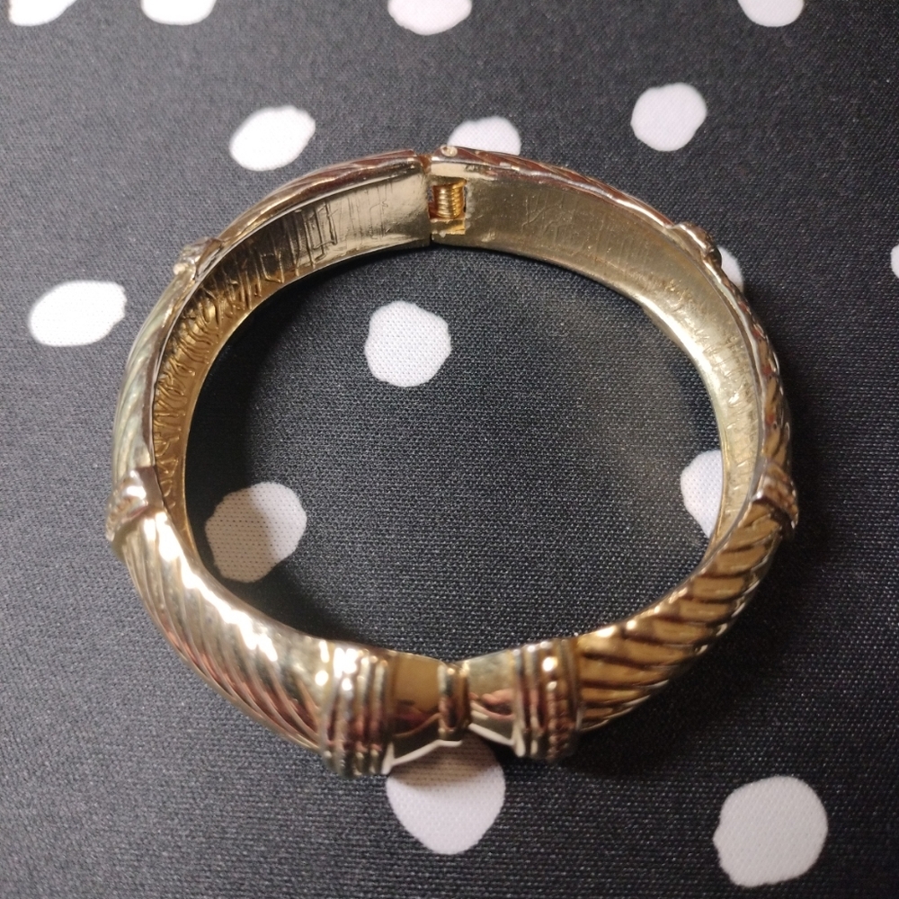 Vintage Bangle Swirled Stripe Textured Bracelet